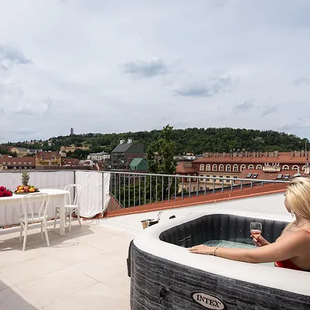 Skyline Jacuzzi *