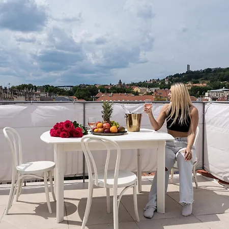 Skyline Jacuzzi Appartement *
