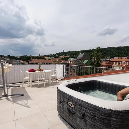 Skyline Jacuzzi براغ